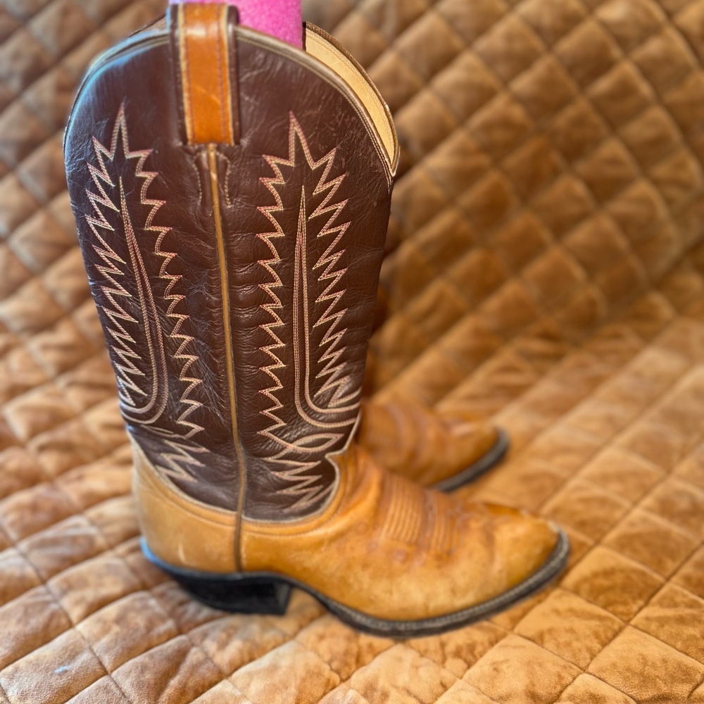 Vintage Tony Lama Tan and Brown Cowboy Boots - Picture 4 of 8
